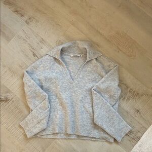 Oval Square Gray/Blue V-Neck Sweater